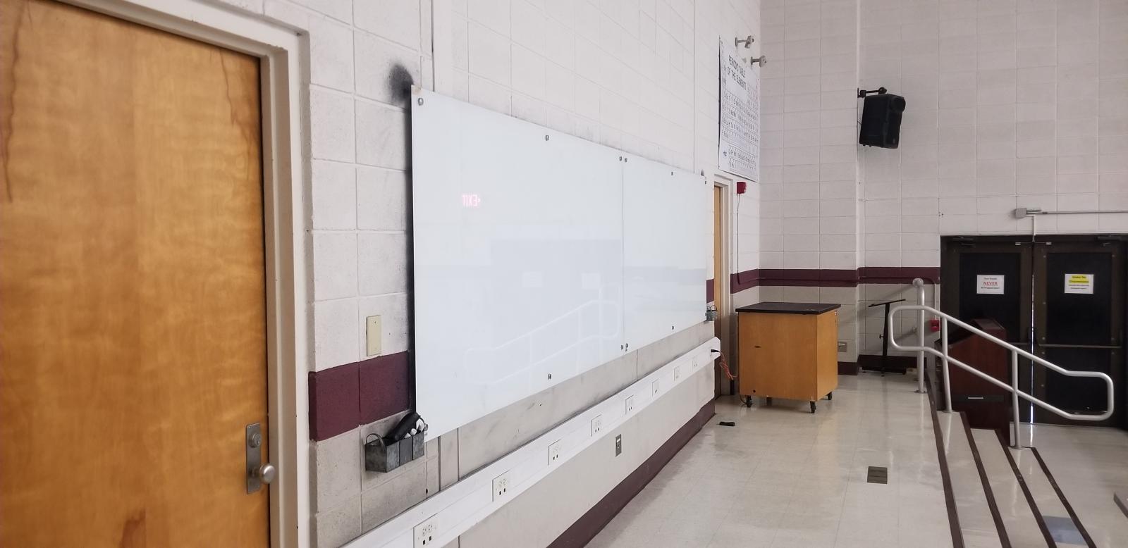 Glass board in HL 1100