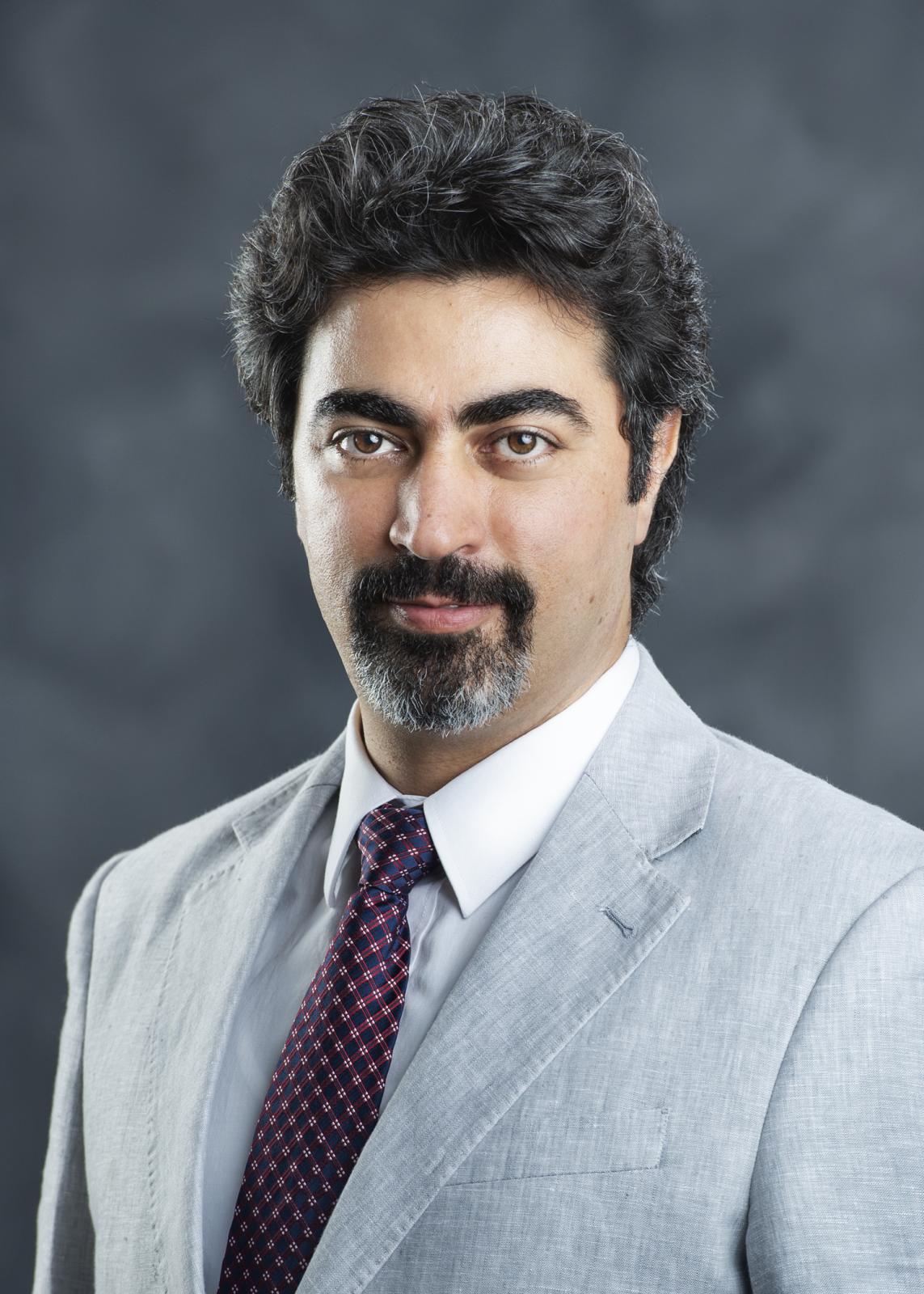 Mehdi's Headshot Photo